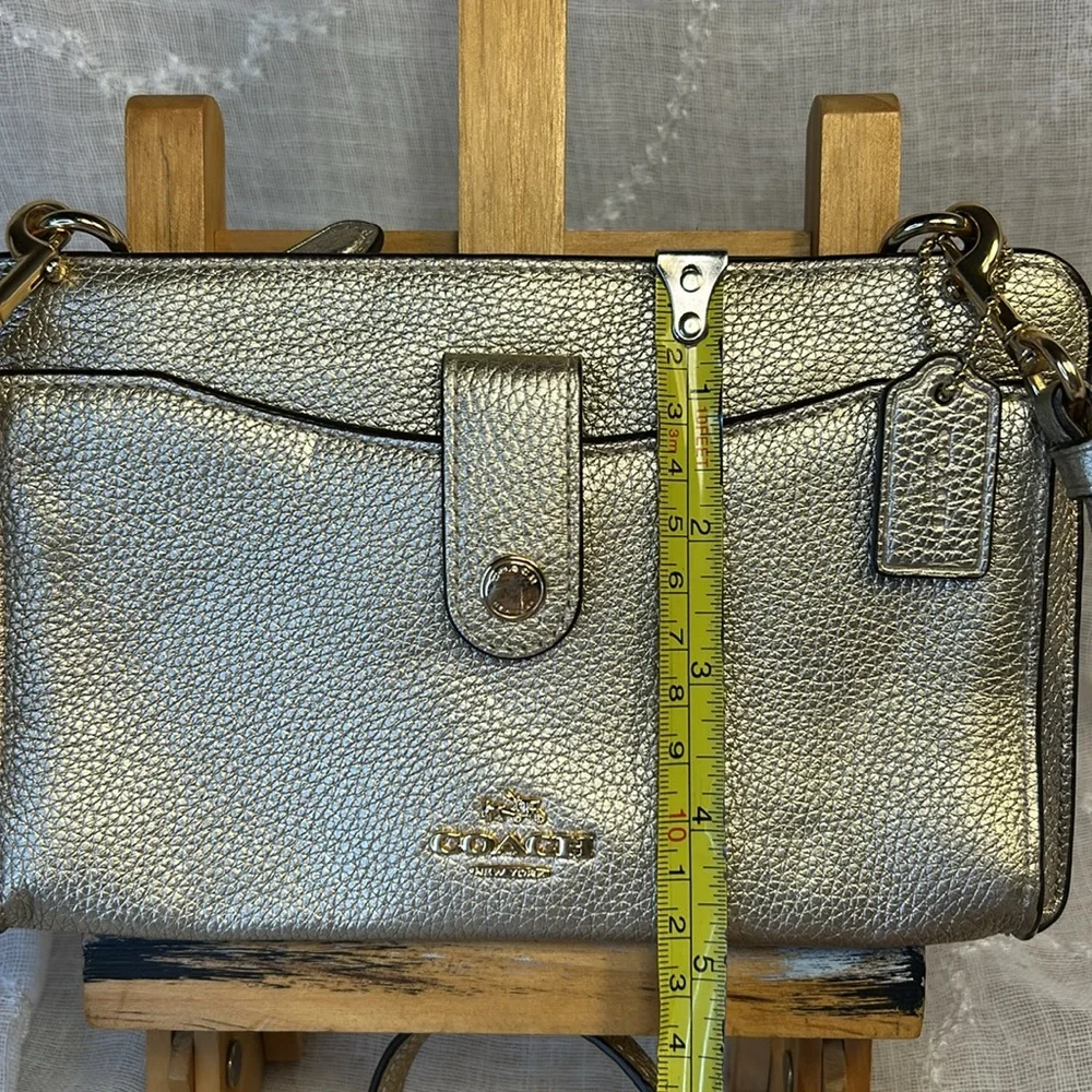Coach almost new wallet pocket book with card insert